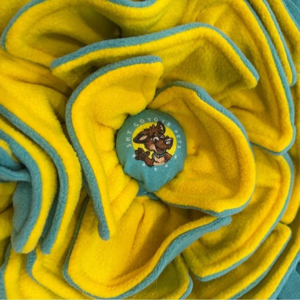 🎊HP🎉 Shy Coyote Pets Teal and Yellow Treat Find Dog Toy Mat